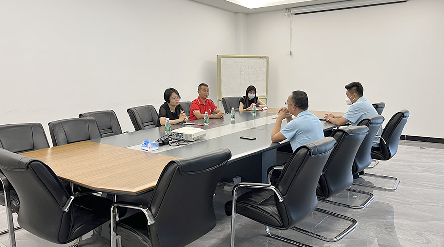 排憂難 提信心！鶴城鎮(zhèn)書記蒞臨金環(huán)電器開展暖企活動(dòng)