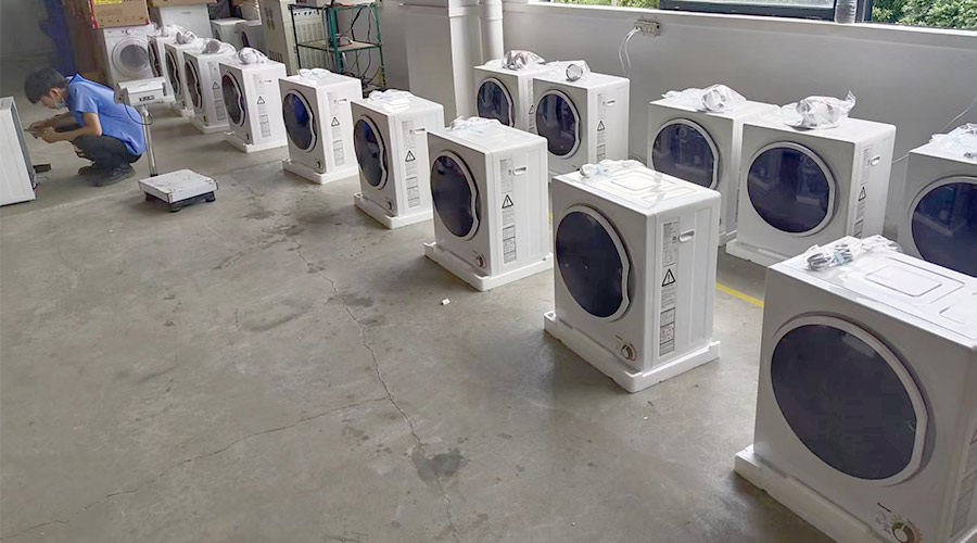 金環(huán)電器的北美客戶認真嚴(yán)謹(jǐn)?shù)亻_展小型烘干機驗貨