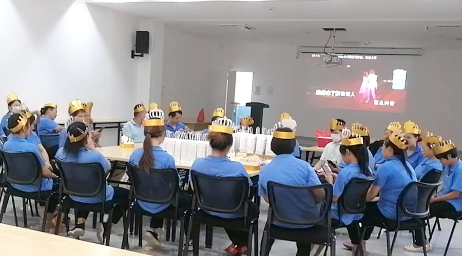 歡聚一堂 溫暖相伴！金環(huán)電器舉辦9月員工生日會(huì)