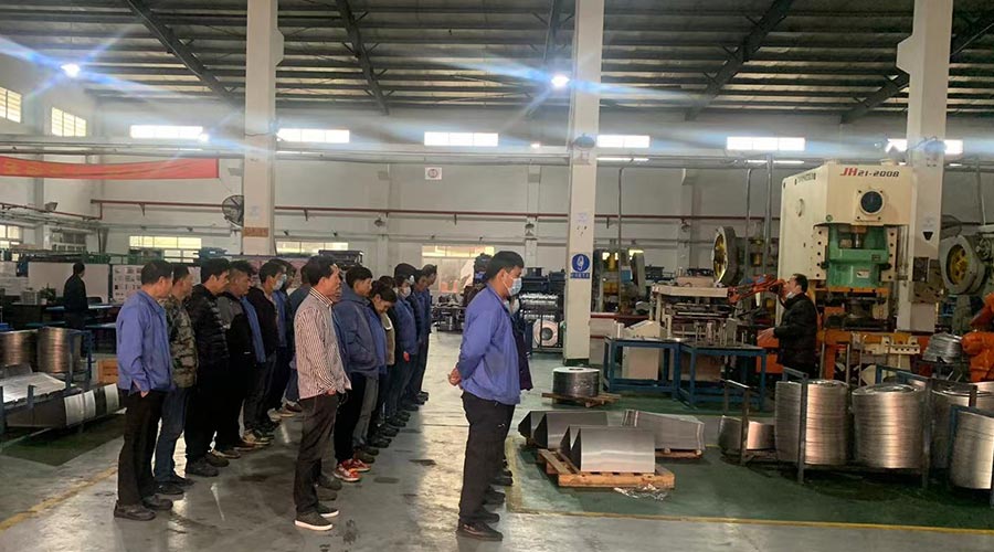 意氣奮發(fā)！金環(huán)電器沖壓車間組織人員開展例行早會