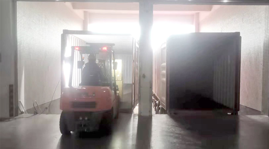 齊心協(xié)力為客戶！春節(jié)期間金環(huán)電器人員加班加點發(fā)貨